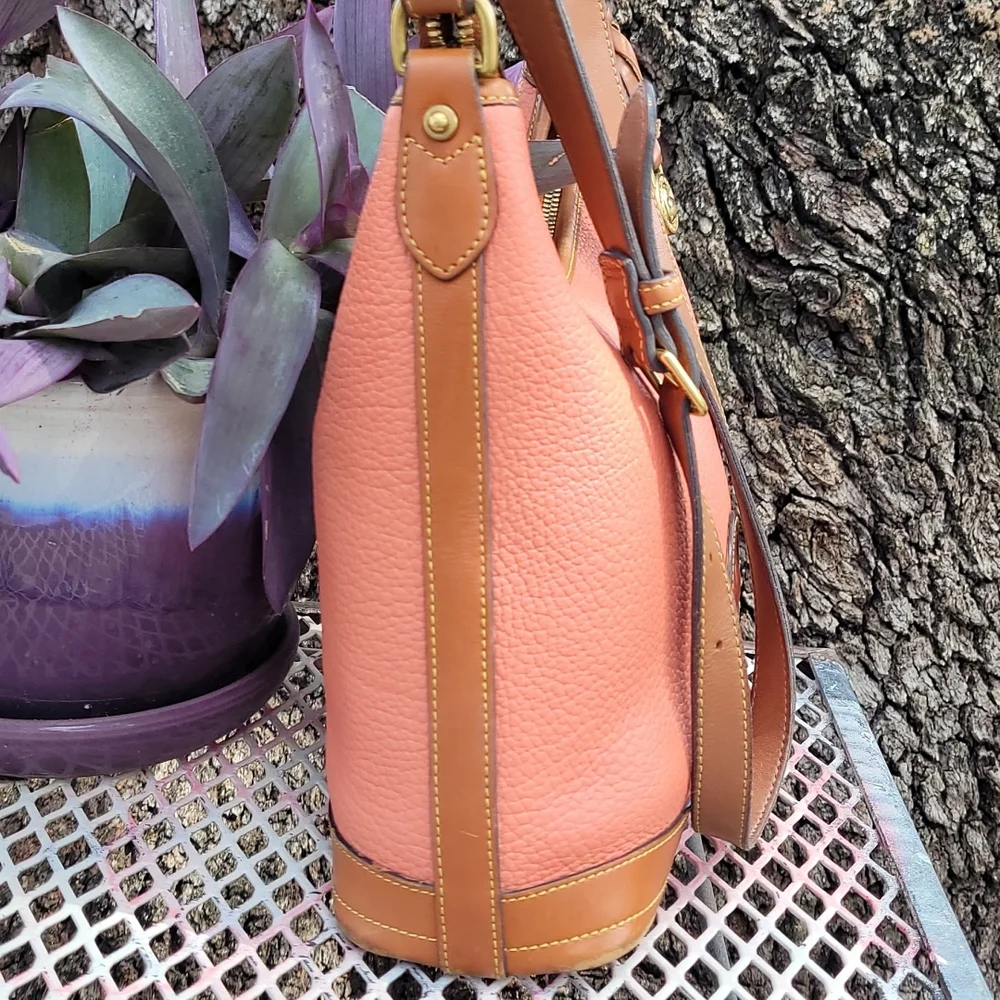 Vintage Dooney & Bourke AWL Sweet Peachy Hobo - Picture 2 of 16